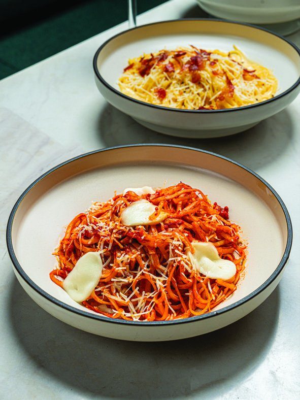 Spaghetti with melted mozzarella