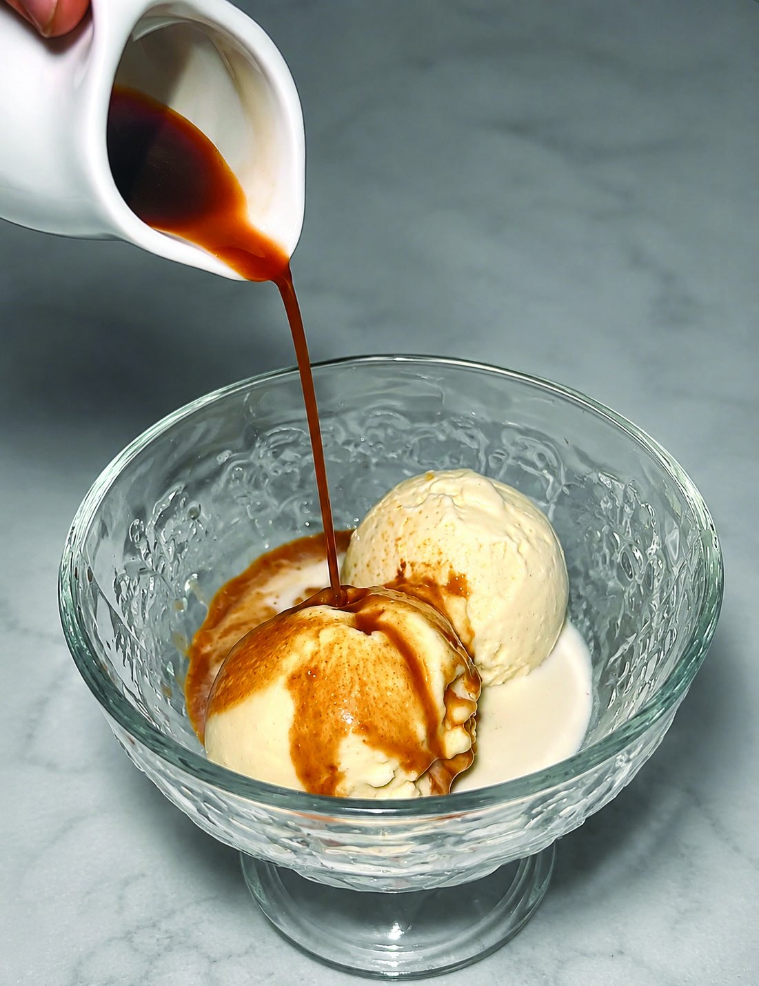 Affogato with espresso pour