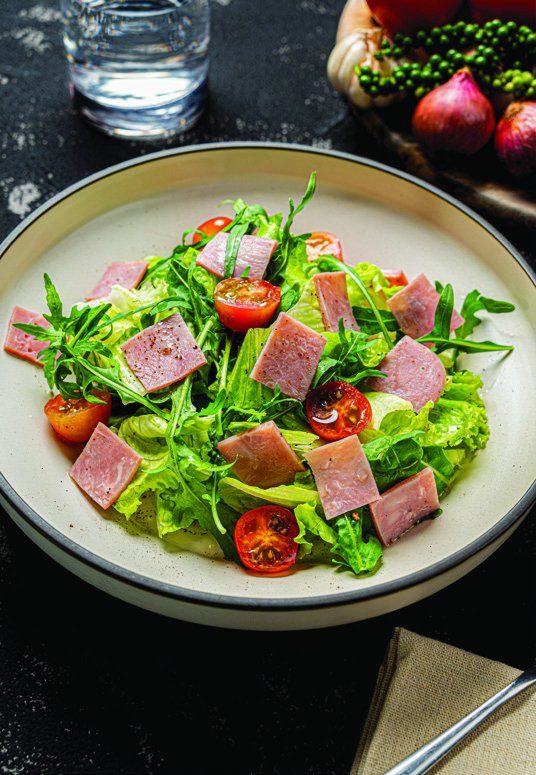 Salad with ham and cherry tomatoes